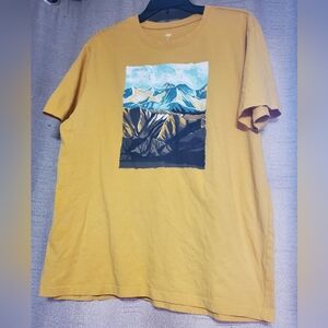 Mountaneous Adventure Tshirt SZ LG